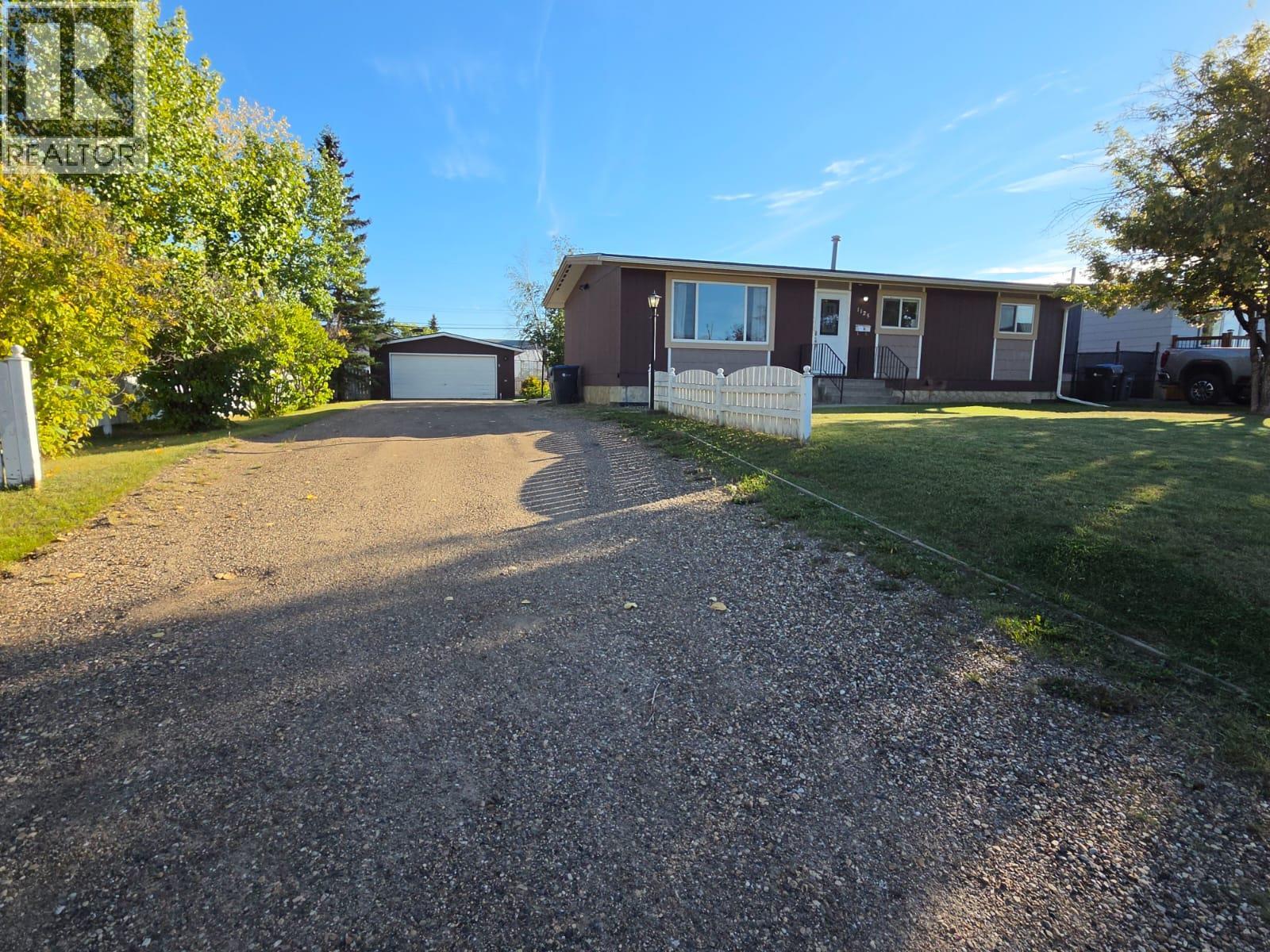 1125 117 Avenue, Dawson Creek, British Columbia  V1G 3G8 - Photo 3 - 10401284