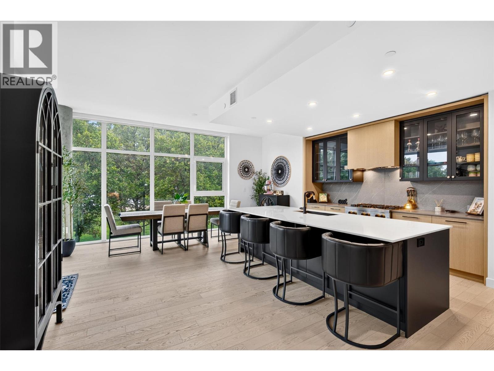 3389 Lakeshore Road Unit# 315, Kelowna, British Columbia