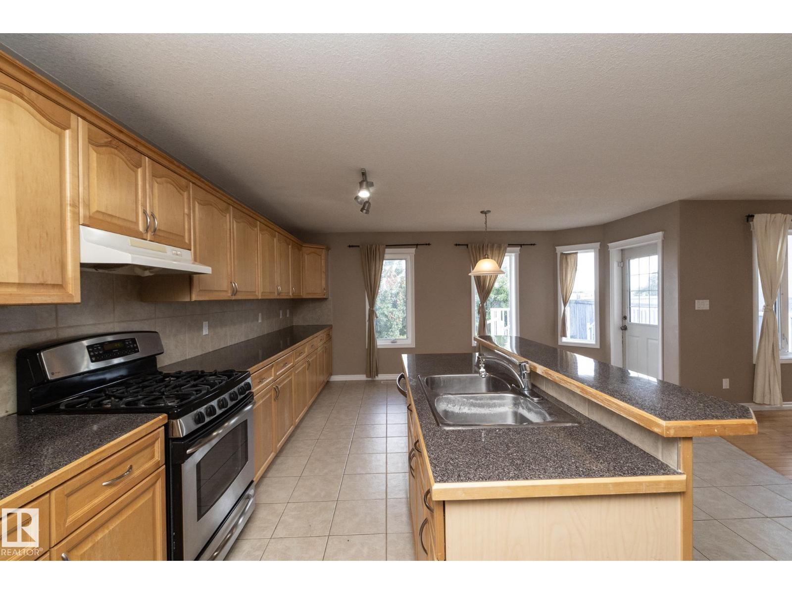 10620 183 AV NW photo 9