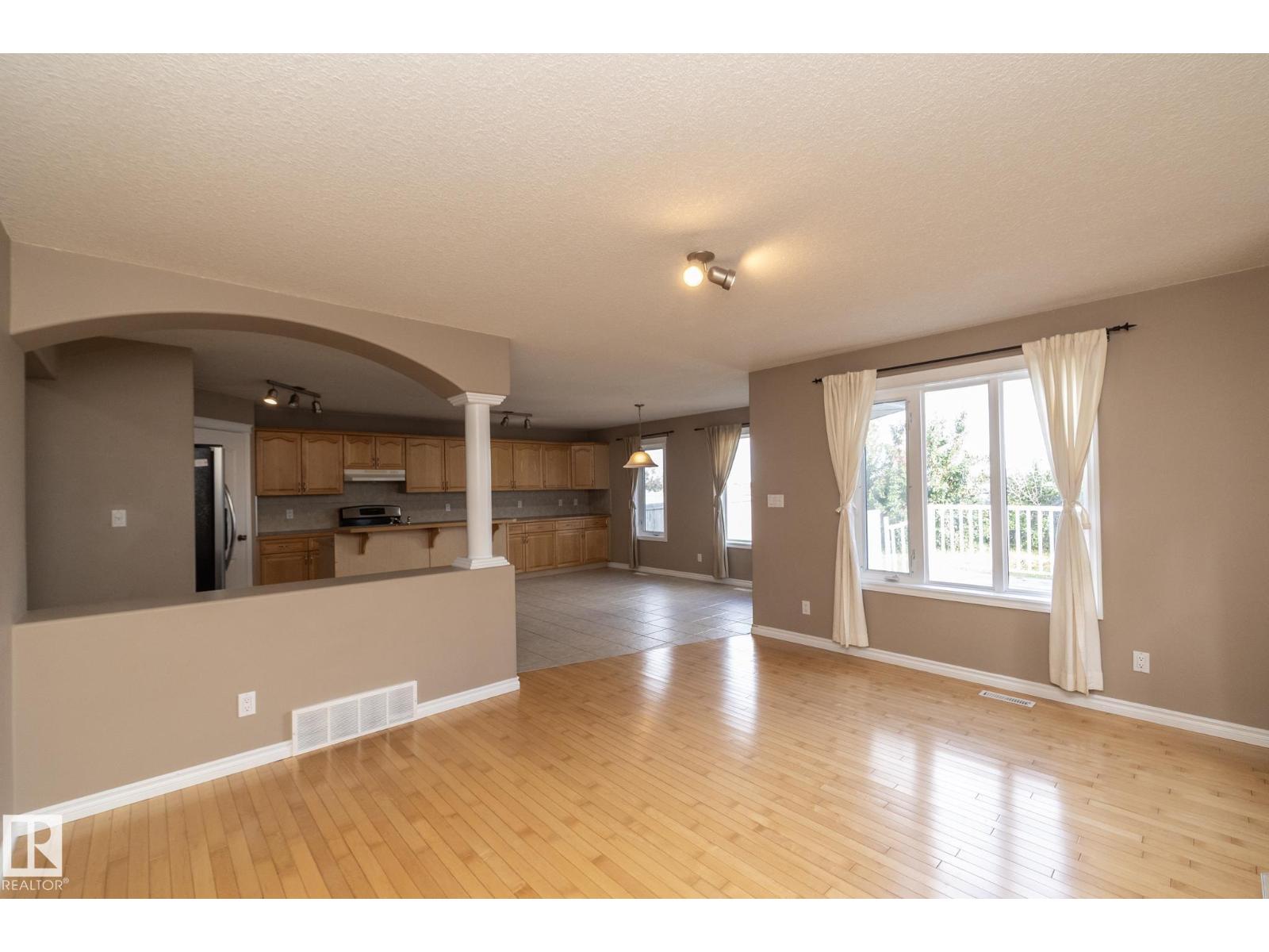 10620 183 AV NW photo 18