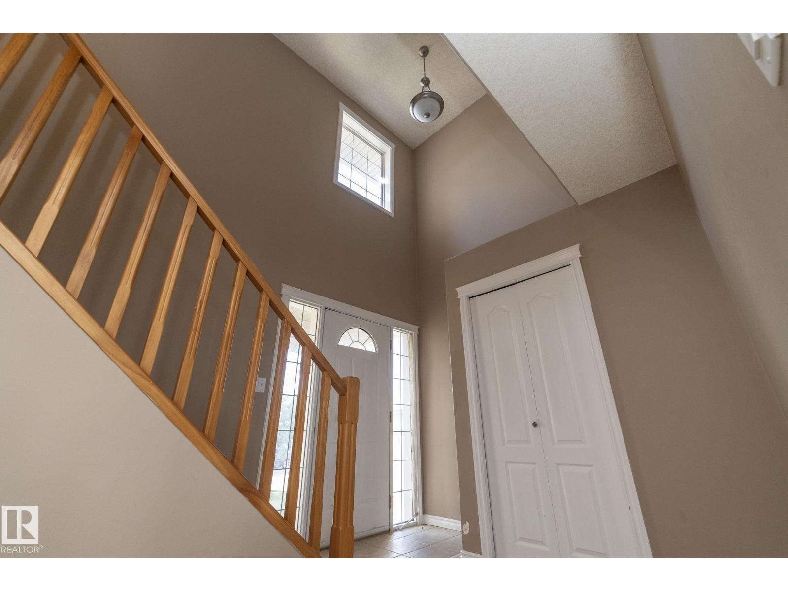 10620 183 AV NW photo 5