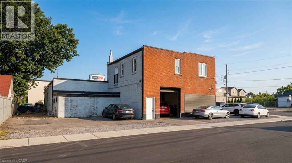 302 QUEENSTON Road, Hamilton, Ontario