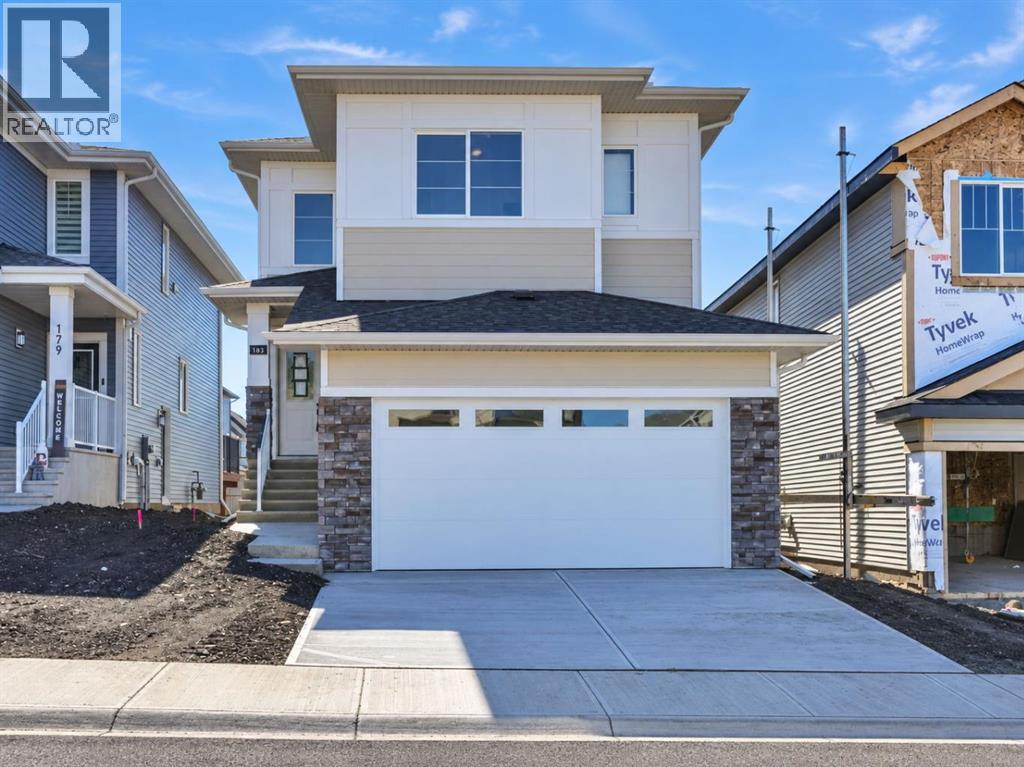 183 Heritage Court, Cochrane, Alberta  T4C 2N5 - Photo 4 - A2334122