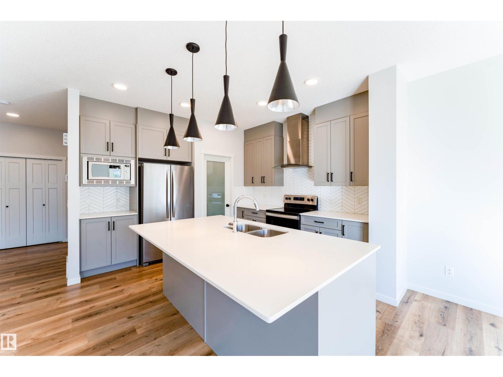 9235 223 St NW NW, Edmonton, Alberta  T5T 7M1 - Photo 13 - E4509501