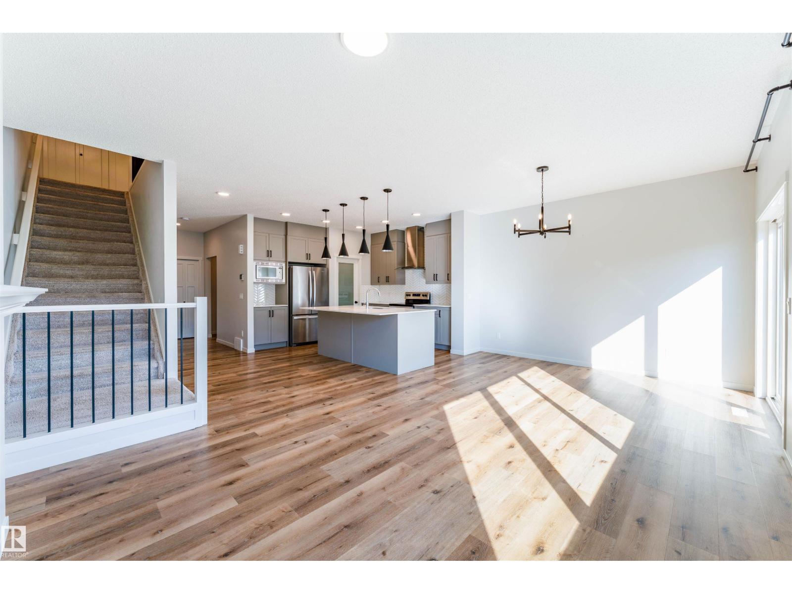 9235 223 St NW NW, Edmonton, Alberta  T5T 7M1 - Photo 4 - E4509501