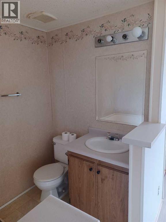 Unit 4, 4506 50 Avenue, Bentley, Alberta  T0C 2J0 - Photo 8 - A2326785