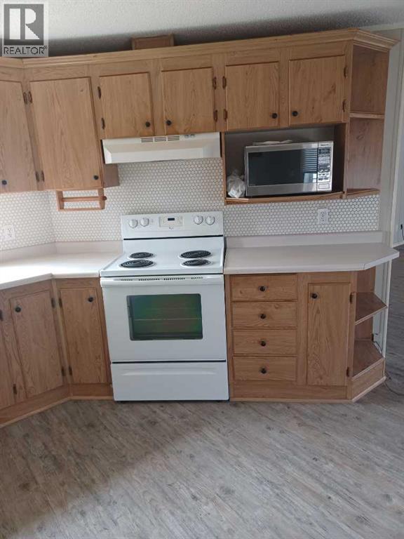 Unit 4, 4506 50 Avenue, Bentley, Alberta  T0C 2J0 - Photo 11 - A2326785