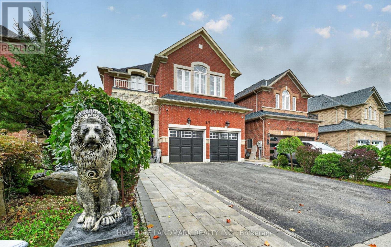 37 Denim Drive, Brampton, Ontario  L6P 2R3 - Photo 3 - W13800692