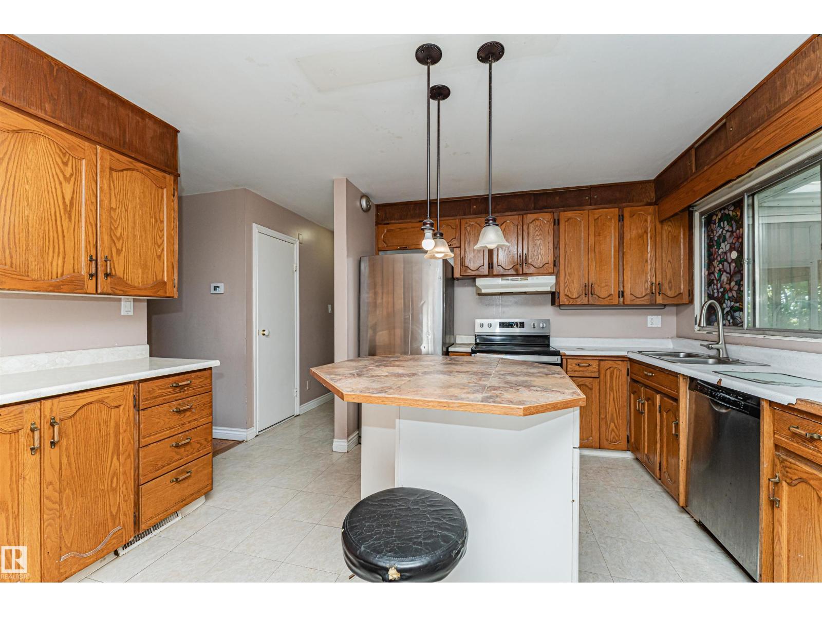 8610 157 St NW, Edmonton, Alberta  T5R 2A5 - Photo 10 - E4509504