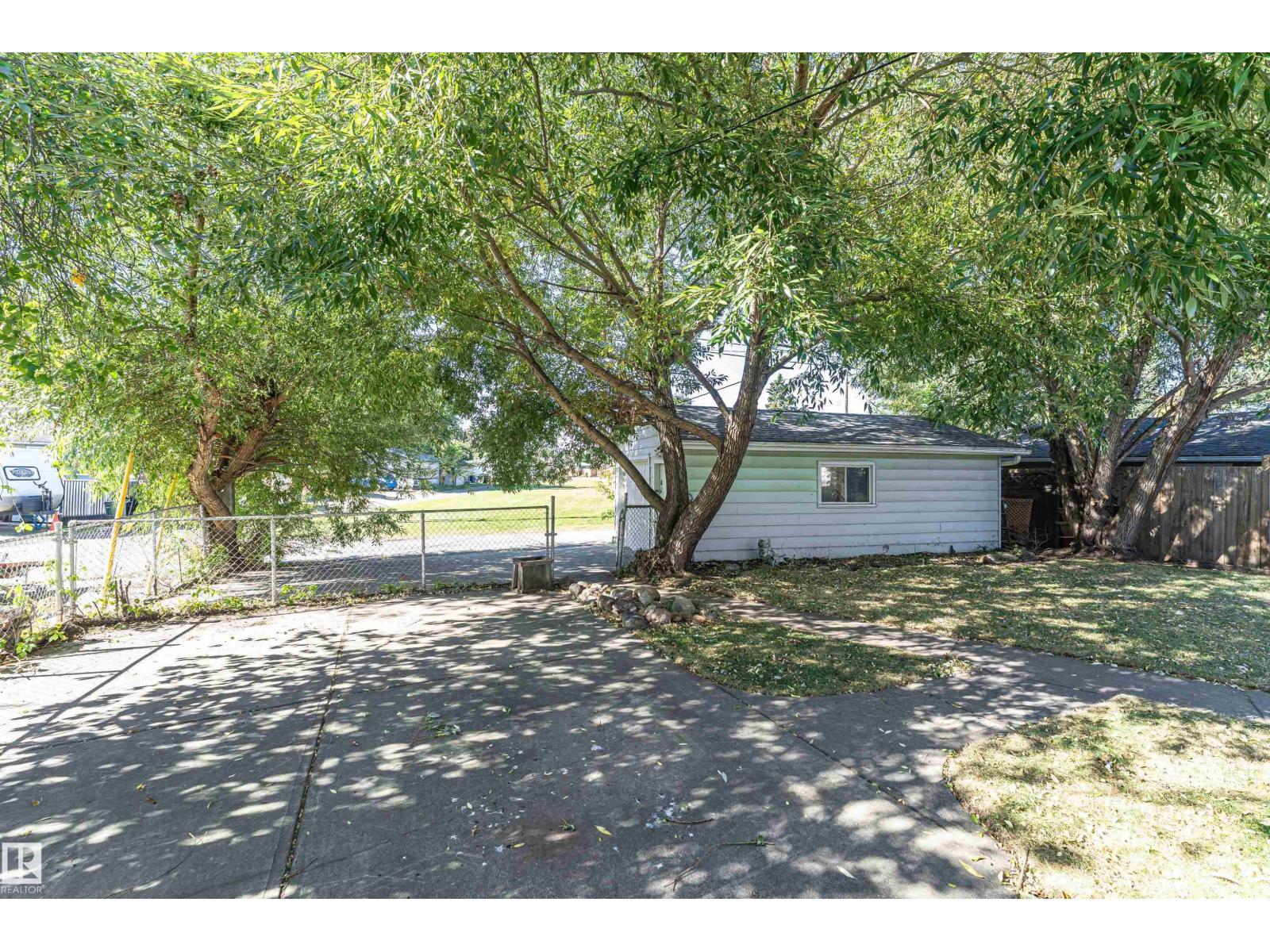 8610 157 St NW, Edmonton, Alberta  T5R 2A5 - Photo 32 - E4509504