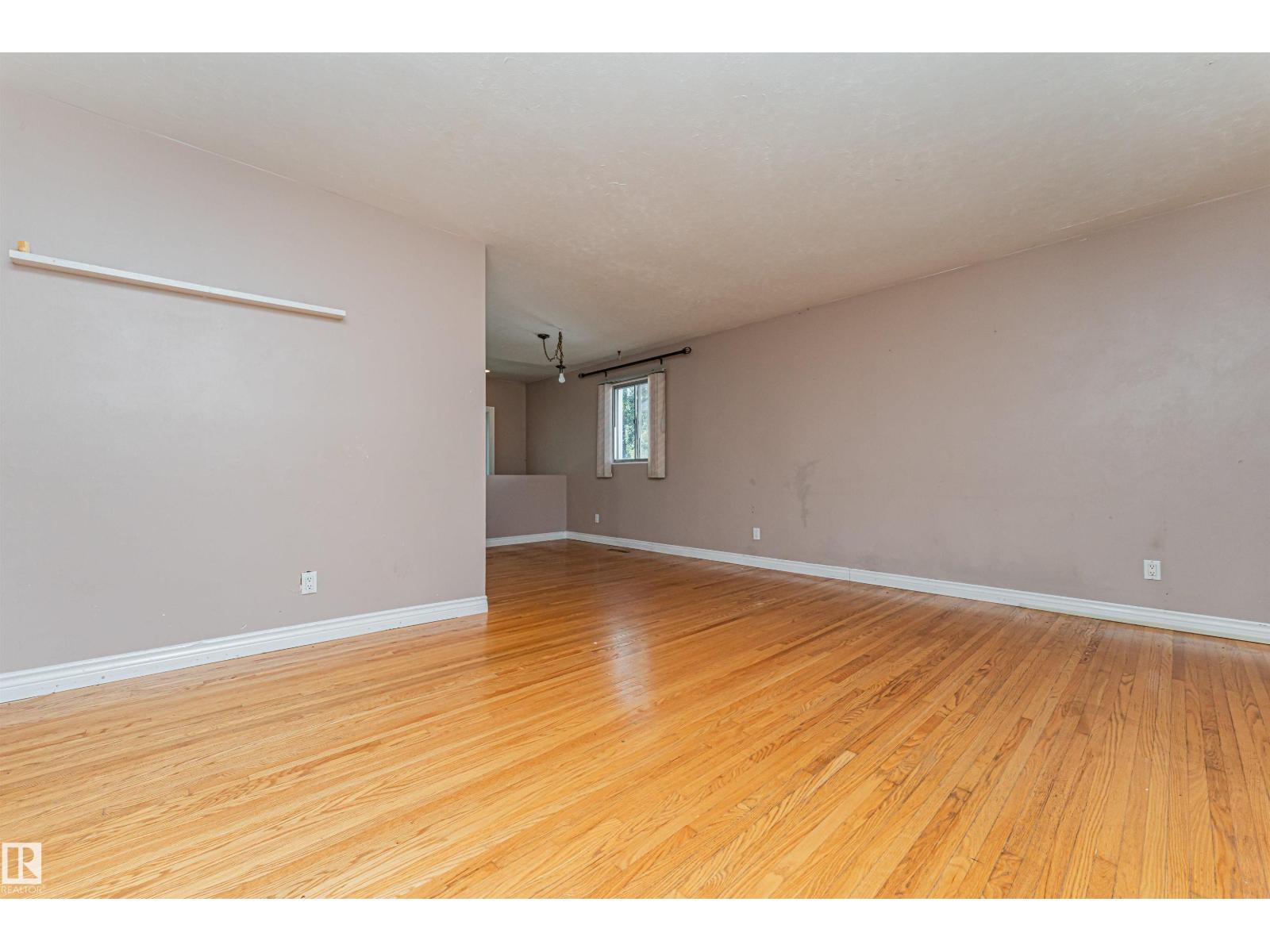 8610 157 St NW, Edmonton, Alberta  T5R 2A5 - Photo 6 - E4509504