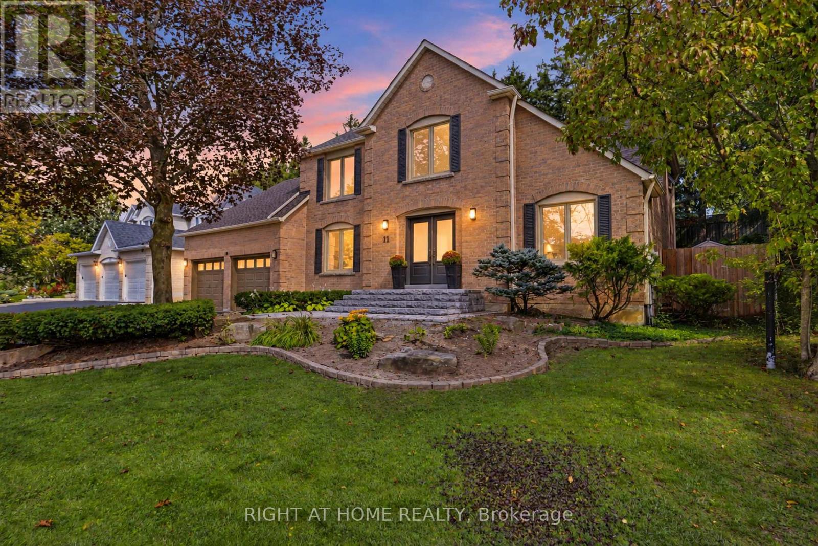 11 HARROWSMITH PLACE, Richmond Hill, Ontario