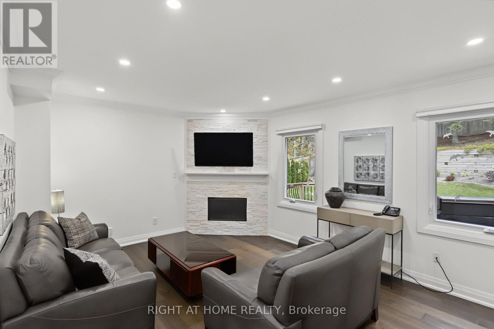 11 Harrowsmith Place, Richmond Hill, Ontario  L4E 2K1 - Photo 15 - N13805278