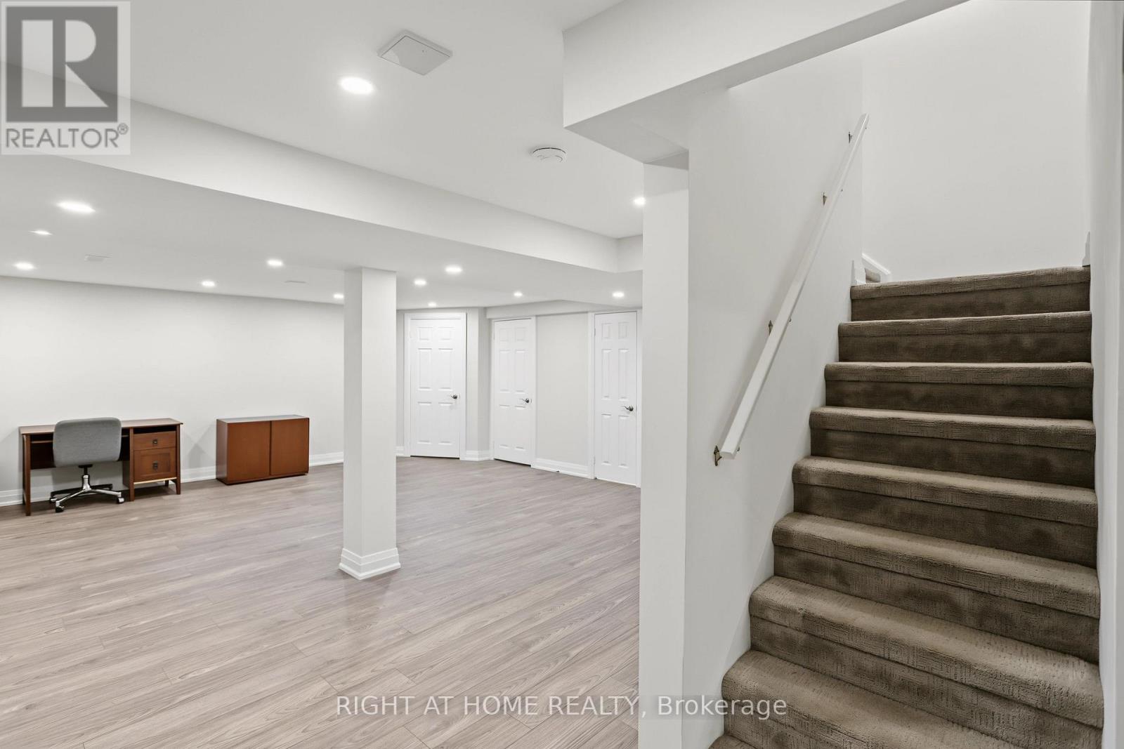 11 Harrowsmith Place, Richmond Hill, Ontario  L4E 2K1 - Photo 37 - N13805278