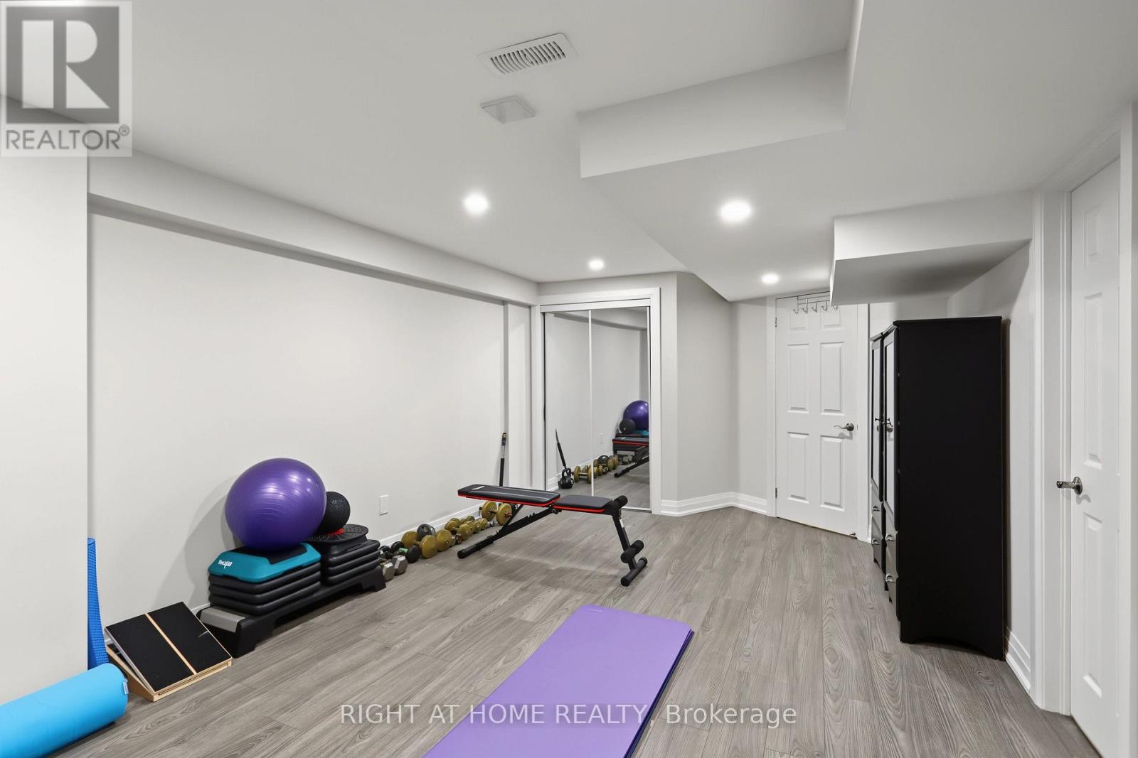 11 Harrowsmith Place, Richmond Hill, Ontario  L4E 2K1 - Photo 41 - N13805278