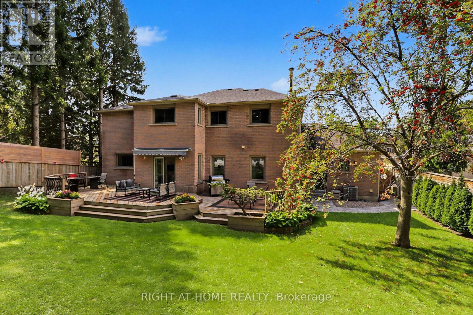 11 Harrowsmith Place, Richmond Hill, Ontario  L4E 2K1 - Photo 45 - N13805278