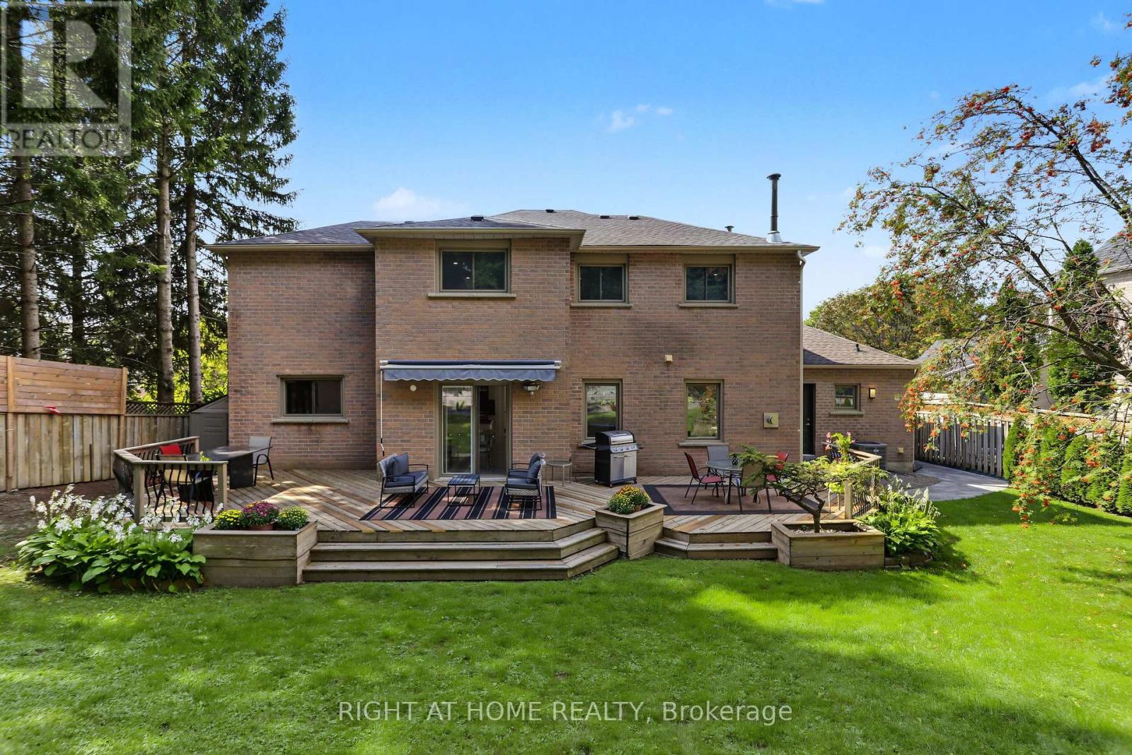11 Harrowsmith Place, Richmond Hill, Ontario  L4E 2K1 - Photo 46 - N13805278