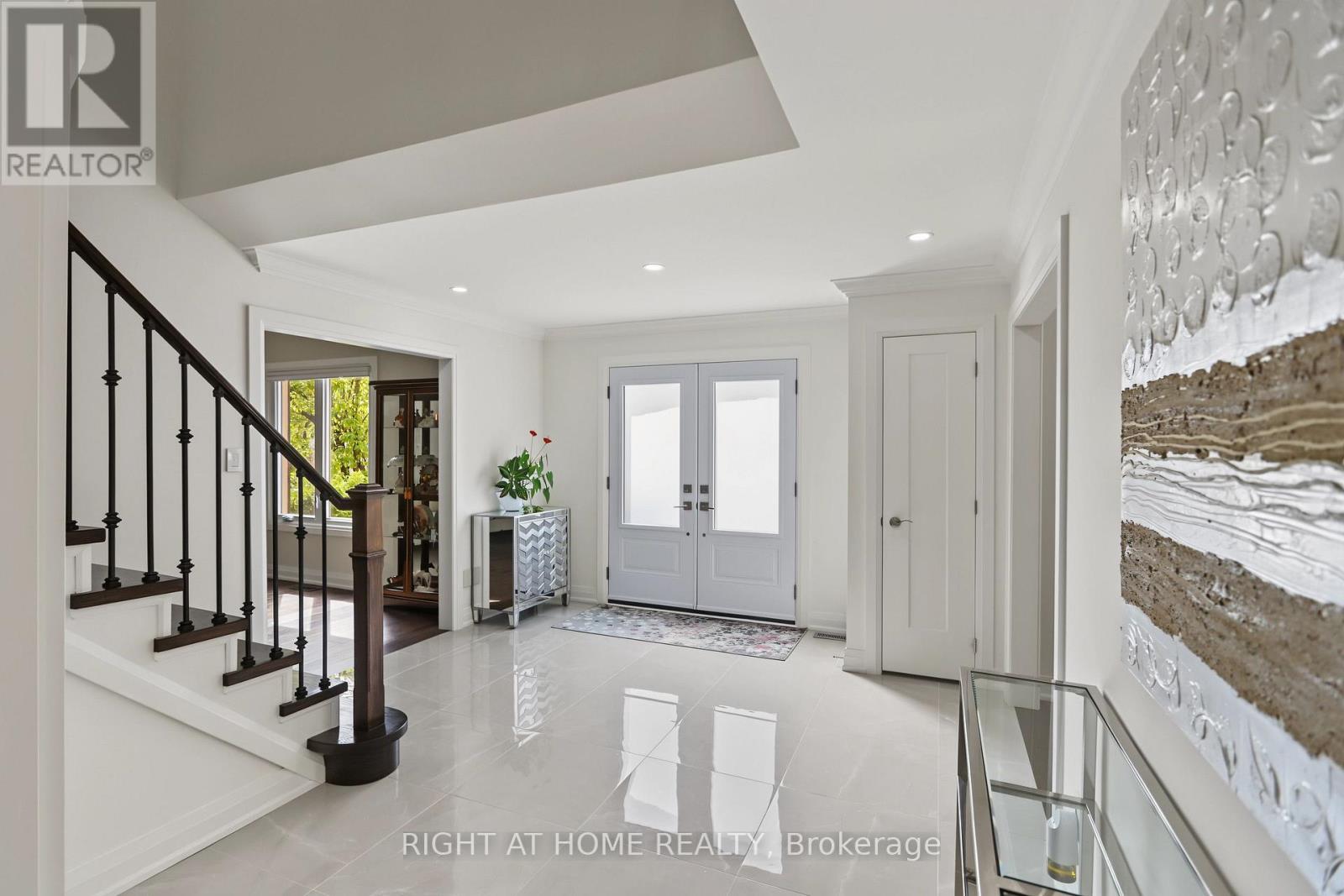 11 Harrowsmith Place, Richmond Hill, Ontario  L4E 2K1 - Photo 5 - N13805278