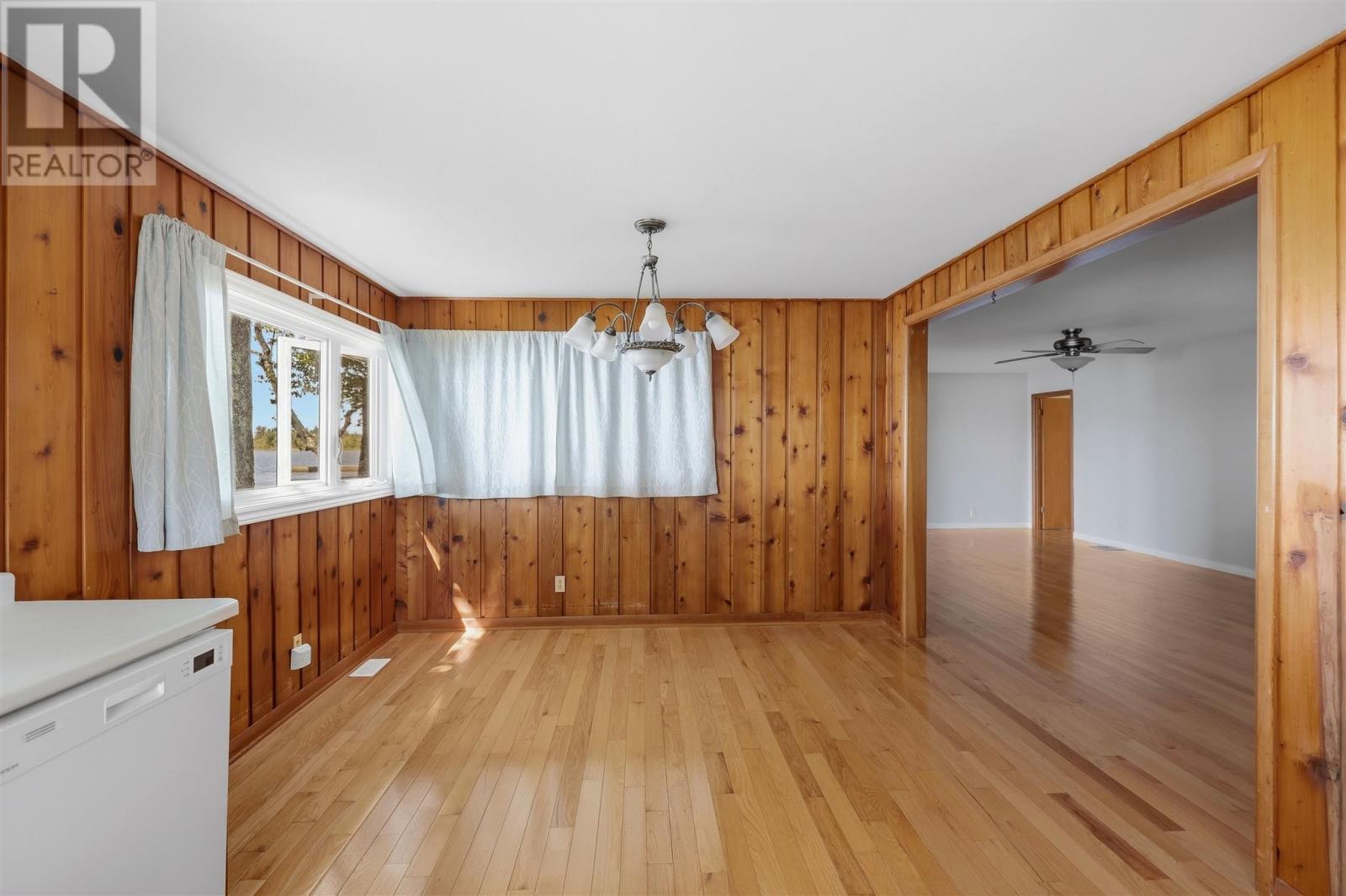 365 Sunnyside Beach Rd, Sault Ste. Marie, Ontario  P6A 5K6 - Photo 14 - SM260989