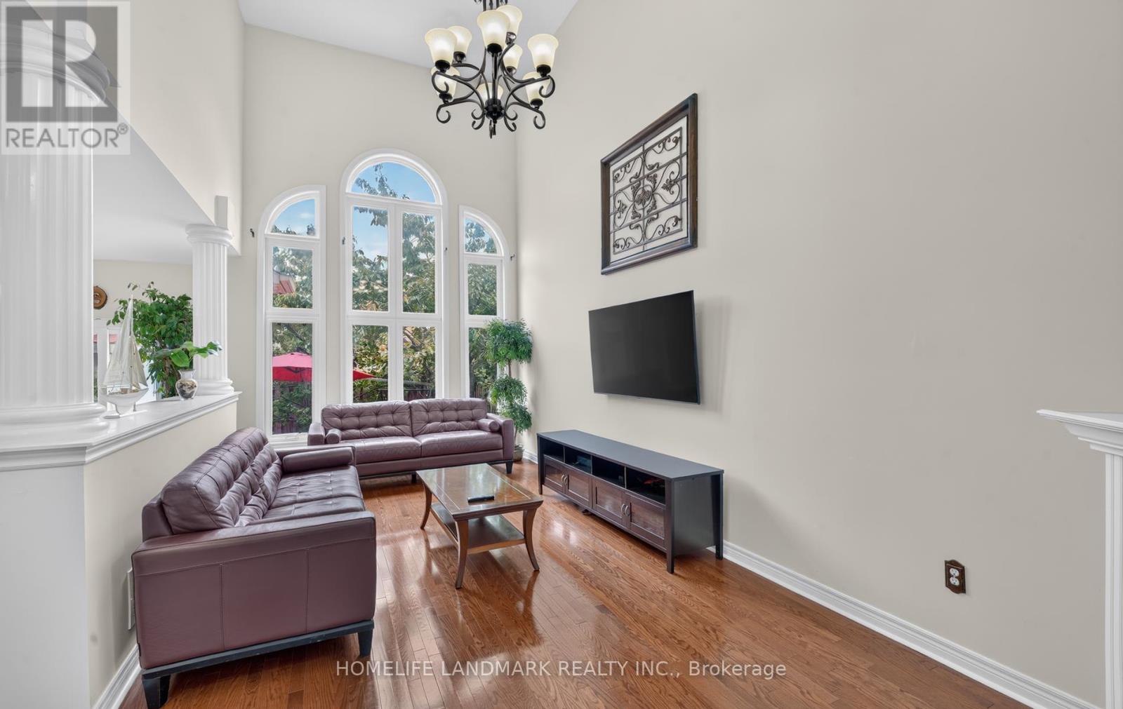 37 Denim Drive, Brampton, Ontario  L6P 2R3 - Photo 7 - W13800692