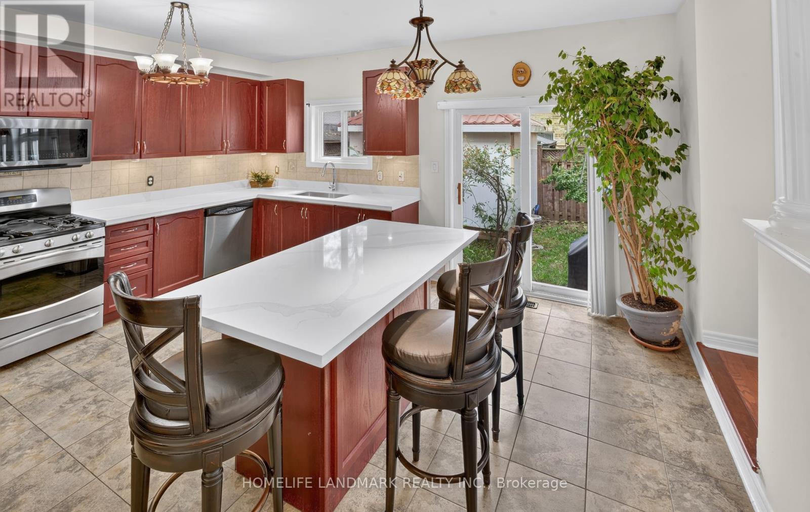 37 Denim Drive, Brampton, Ontario  L6P 2R3 - Photo 8 - W13800692
