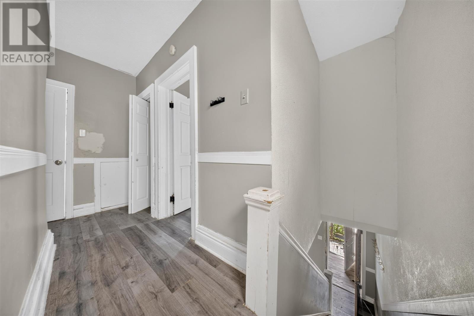 678 Albert ST photo 13
