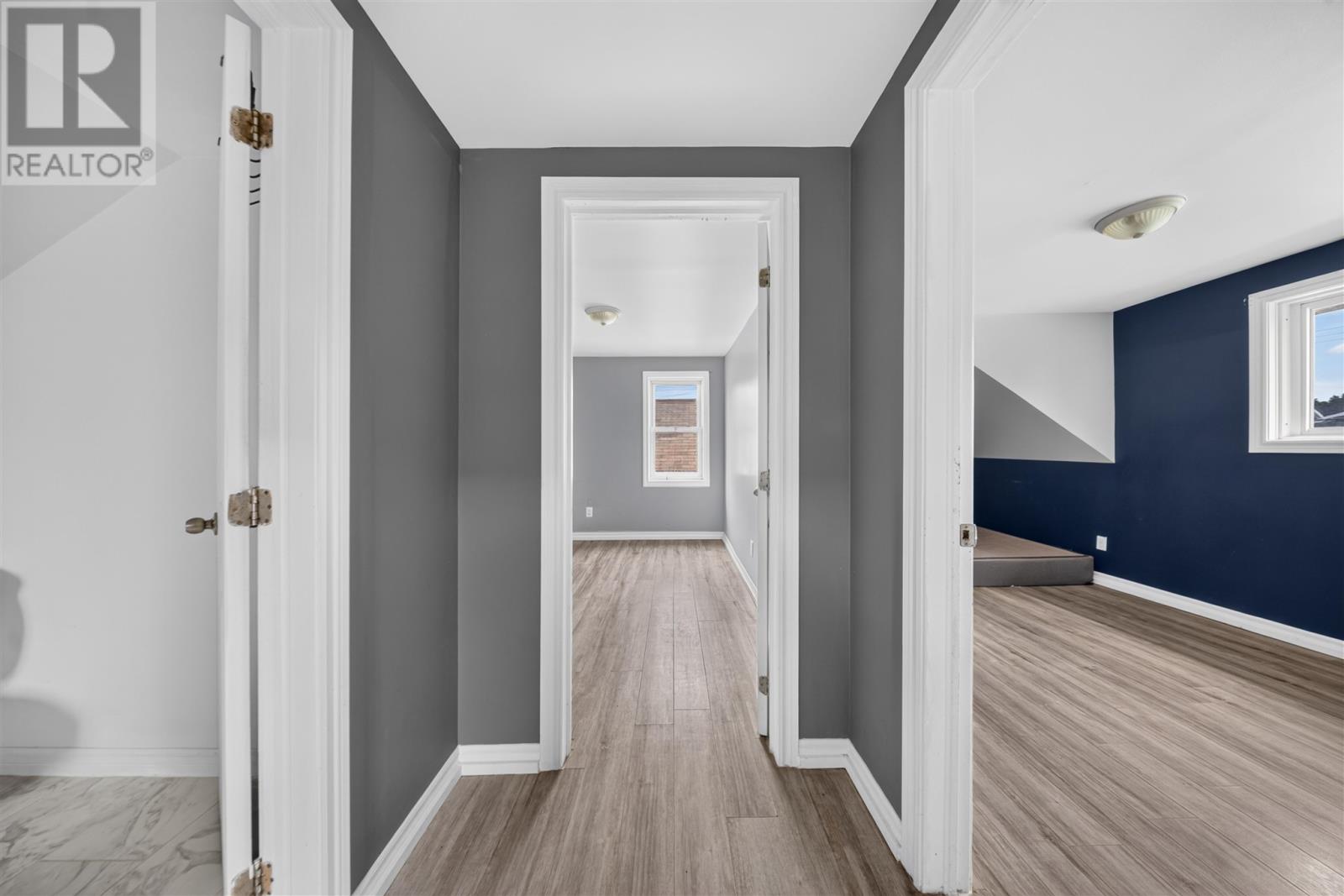 461 John ST photo 13