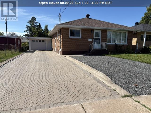 15 Kitchener RD, Sault Ste. Marie, Ontario