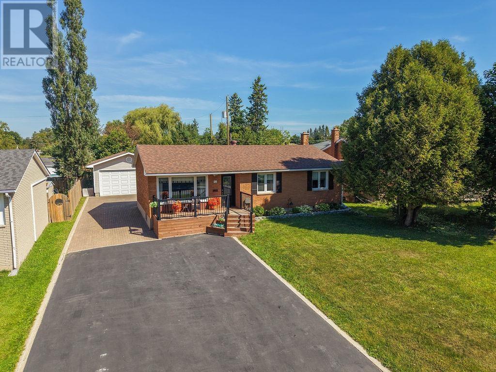 42 Niagara DR, Sault Ste. Marie, Ontario