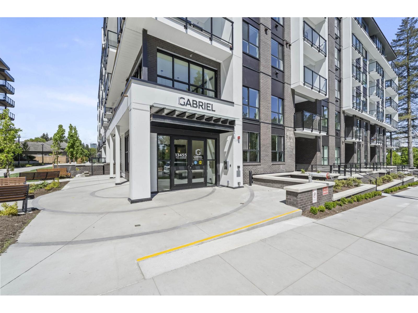 419 13455 94a Avenue, Surrey, British Columbia  V3V 0H3 - Photo 2 - R3166276