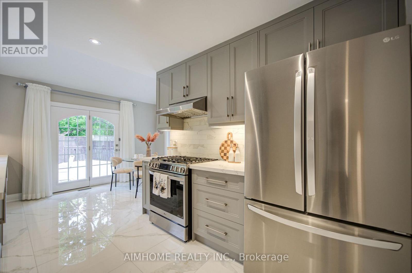 83 Houseman Crescent, Richmond Hill, Ontario  L4C 7S7 - Photo 15 - N13800010