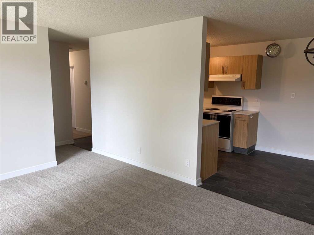 303, 85 Foxbend Crescent N, Lethbridge, Alberta  T1H 5T4 - Photo 8 - A2346569