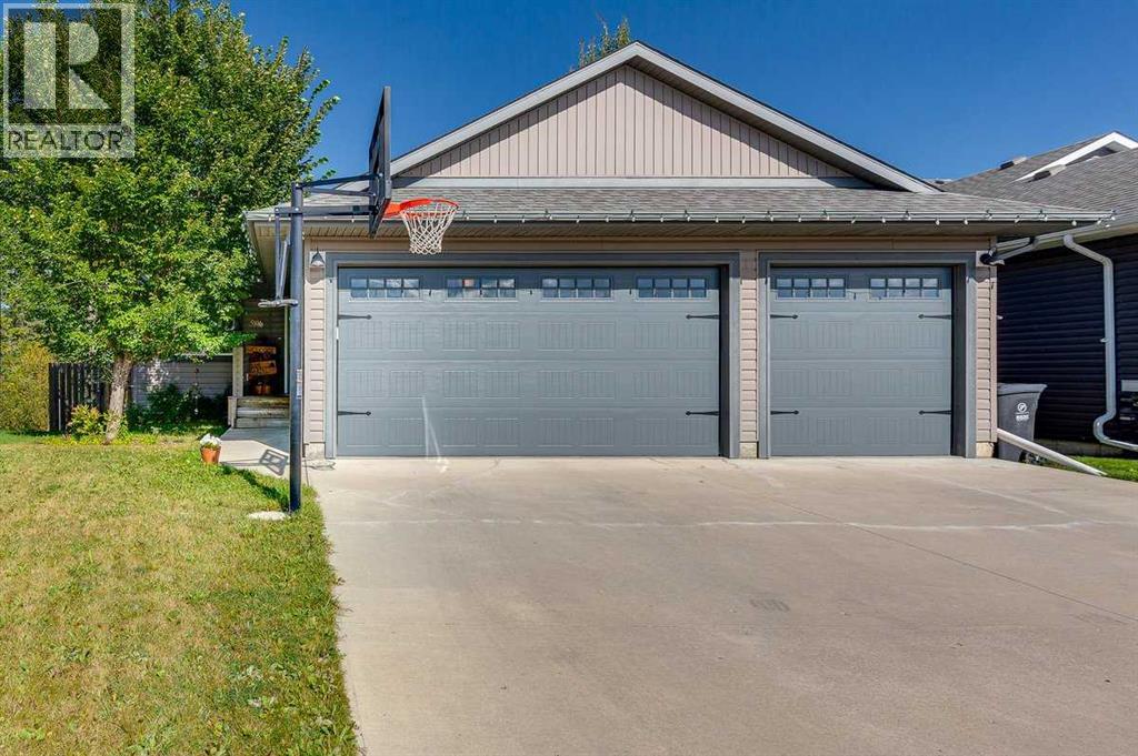 5806 45 Avenue Close, Rocky Mountain House, Alberta  T4T 0B5 - Photo 1 - A2342554
