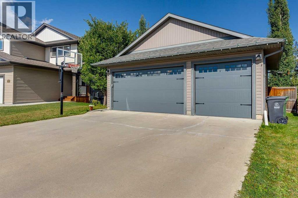 5806 45 Avenue Close, Rocky Mountain House, Alberta  T4T 0B5 - Photo 3 - A2342554