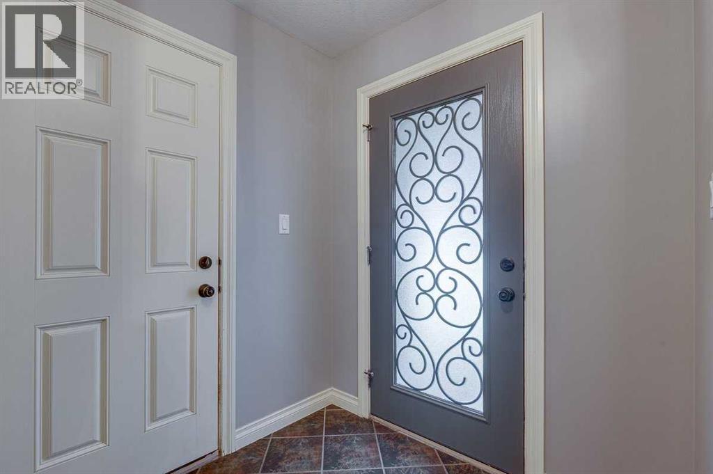 5806 45 Avenue Close, Rocky Mountain House, Alberta  T4T 0B5 - Photo 4 - A2342554