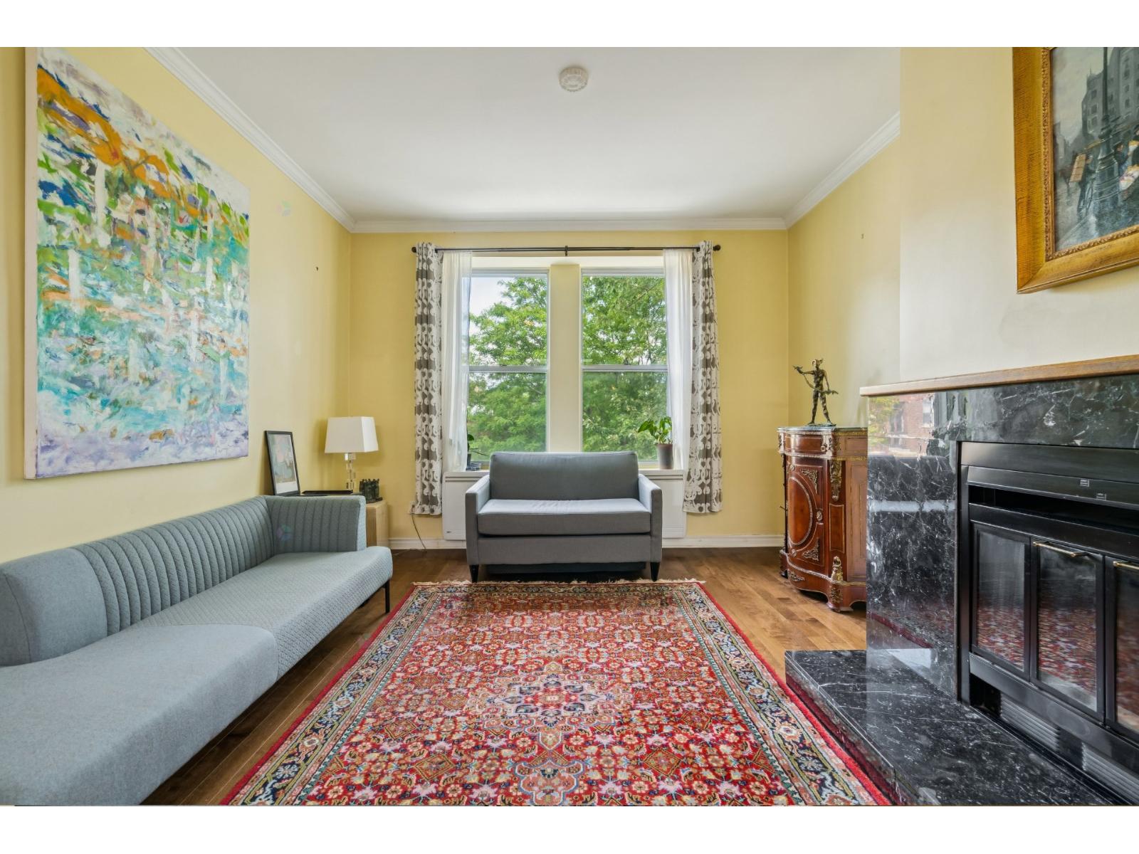 468 Av. Victoria Westmount Quebec Canada H3Y2R4 5