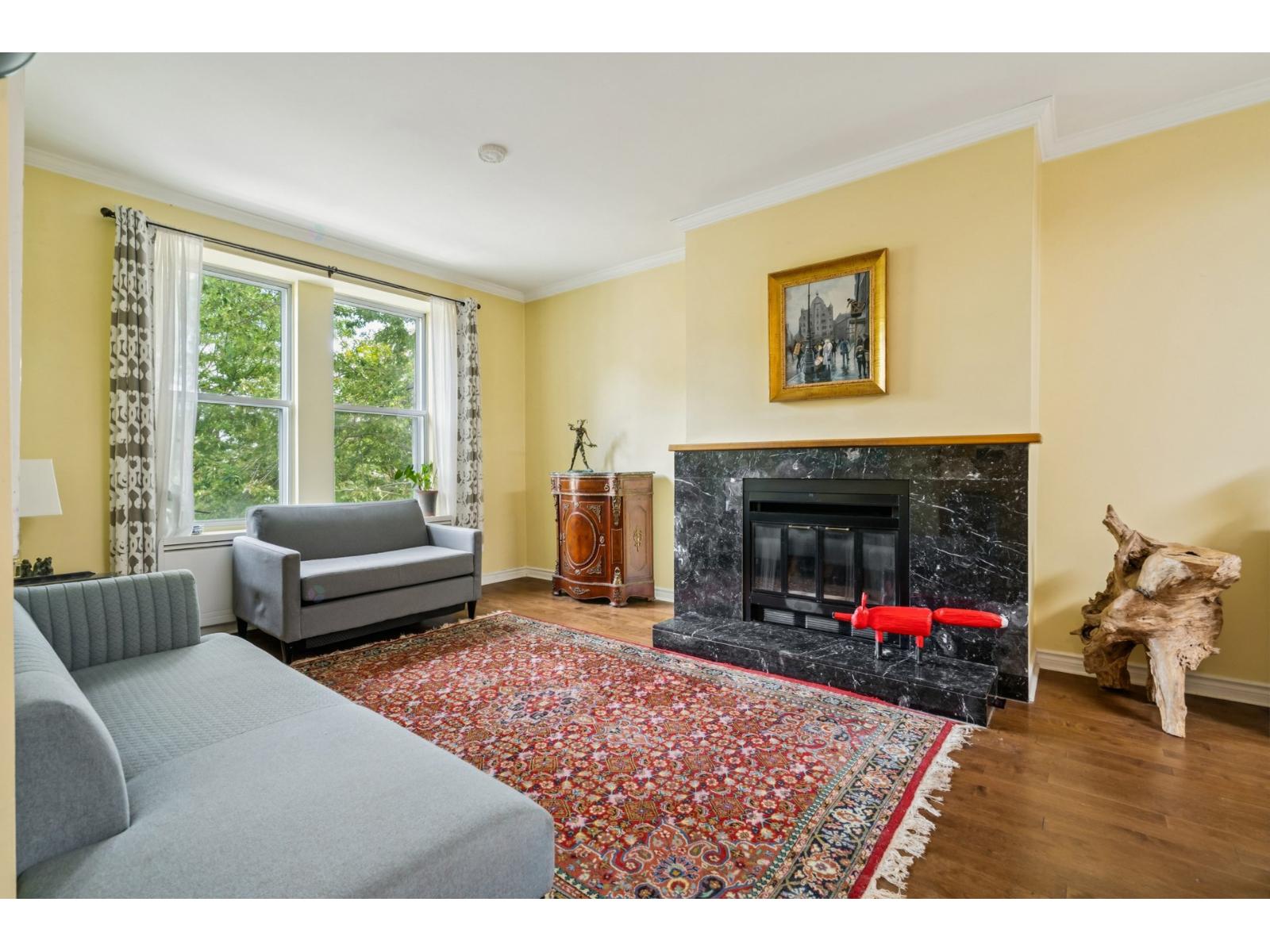 468 Av. Victoria Westmount Quebec Canada H3Y2R4 4