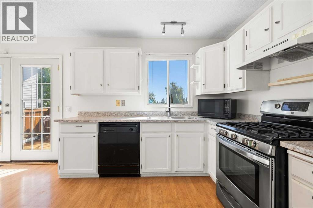 243 Millcrest Way SW, Calgary, Alberta  T2Y 2K7 - Photo 16 - A2346560