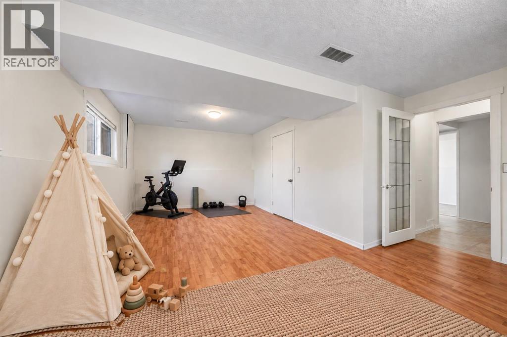 243 Millcrest Way SW, Calgary, Alberta  T2Y 2K7 - Photo 26 - A2346560
