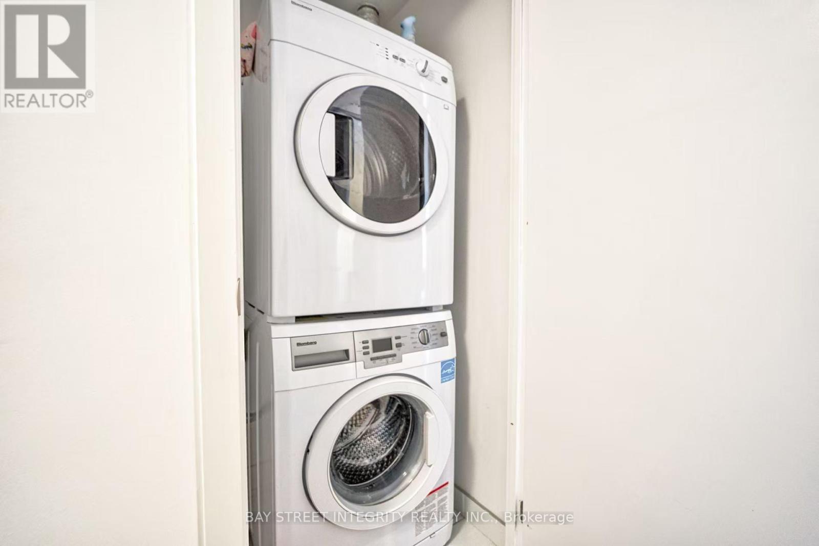 4106 - 11 Wellesley Street W, Toronto, Ontario  M4Y 0G4 - Photo 12 - C13805322