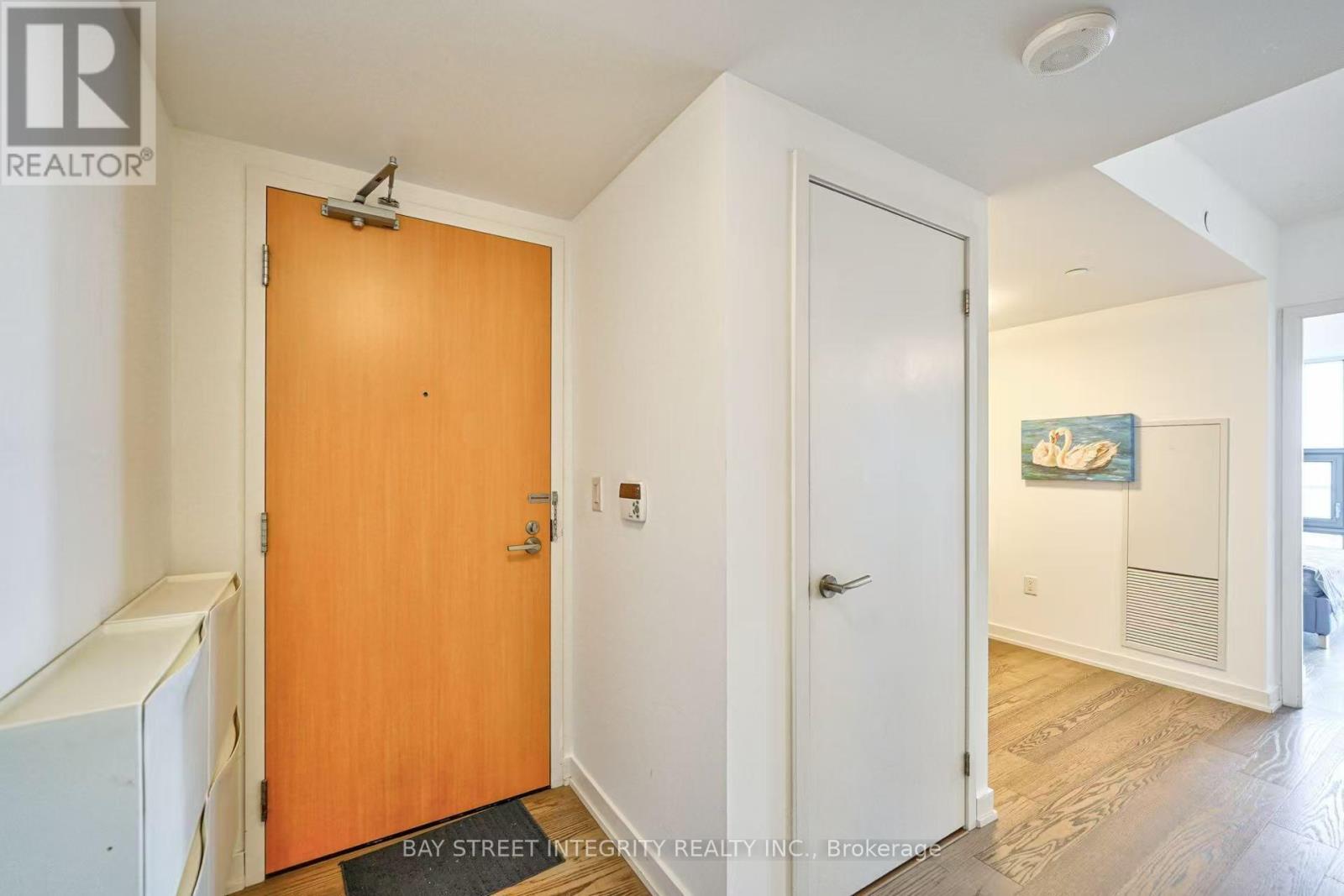 4106 - 11 Wellesley Street W, Toronto, Ontario  M4Y 0G4 - Photo 4 - C13805322