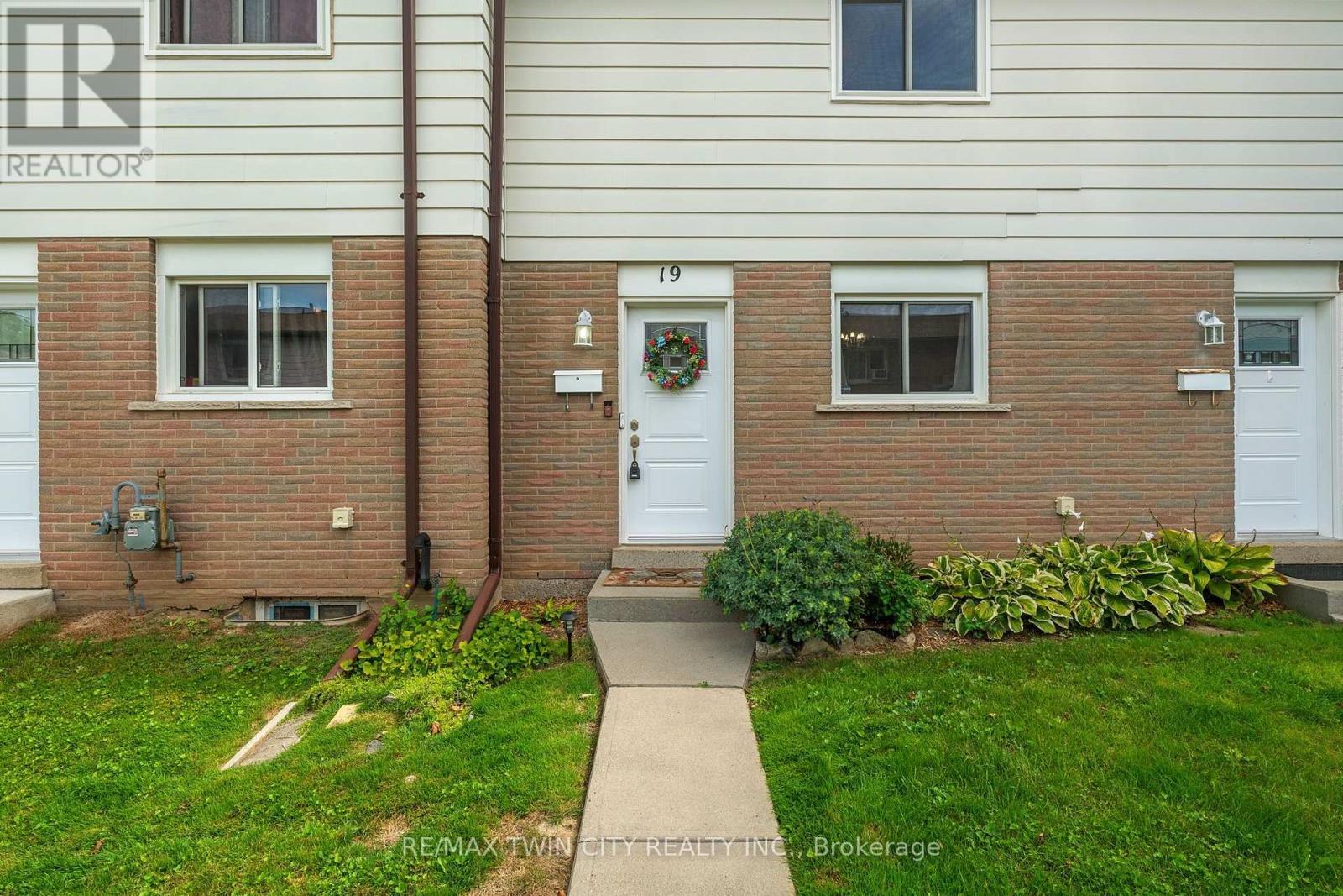 19 - 379 DARLING STREET, Brantford, Ontario