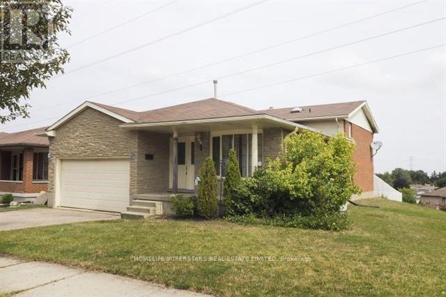 2 HODDLE CRESCENT, Kitchener, Ontario