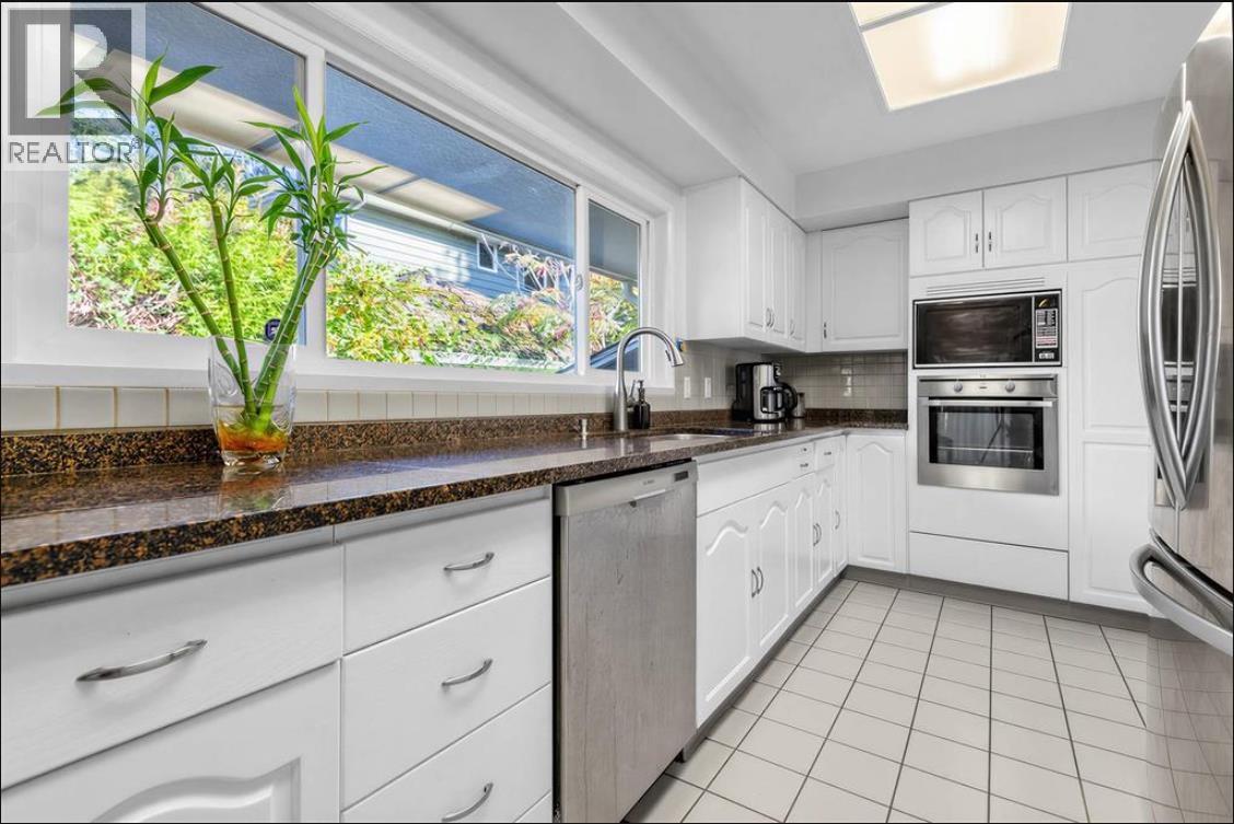 8295 Angus Drive, Vancouver, British Columbia  V6P 5L1 - Photo 6 - R3165765