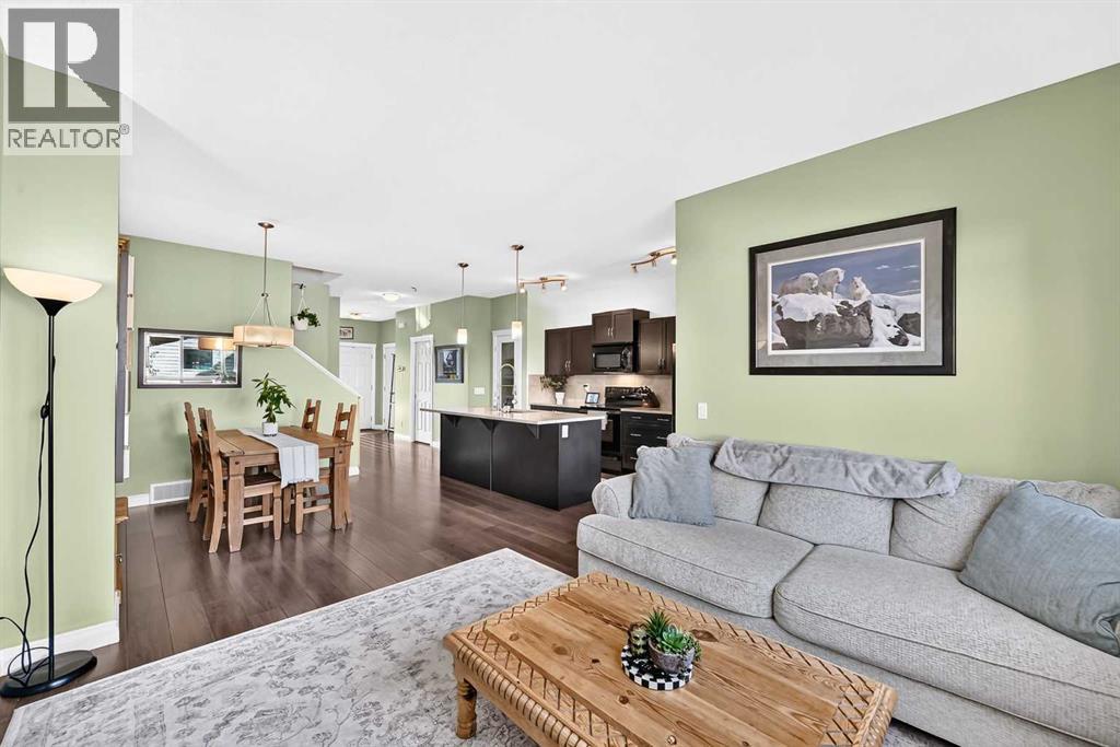 10 Reunion Grove Nw, Airdrie, Alberta  T4B 0Z7 - Photo 6 - A2346636