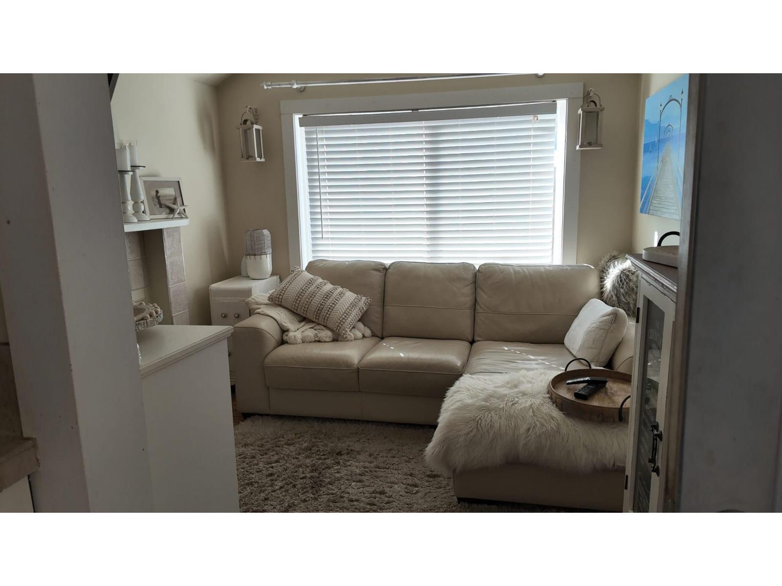 932 Habgood Street, White Rock, British Columbia  V4B 4W6 - Photo 3 - R3165256