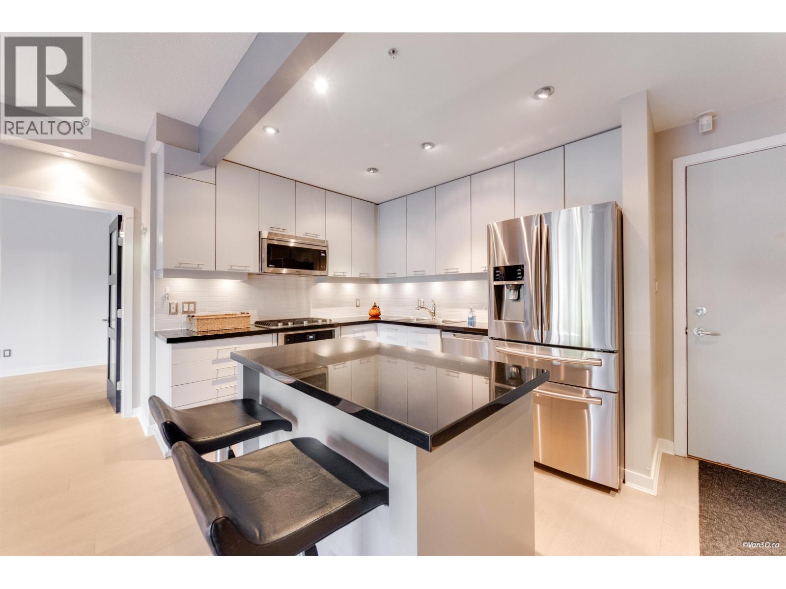 210 530 Raven Woods Drive, North Vancouver, British Columbia  V7G 2T5 - Photo 6 - R3167446
