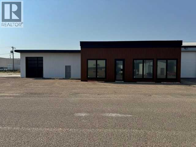 841 14 Street SW photo 1