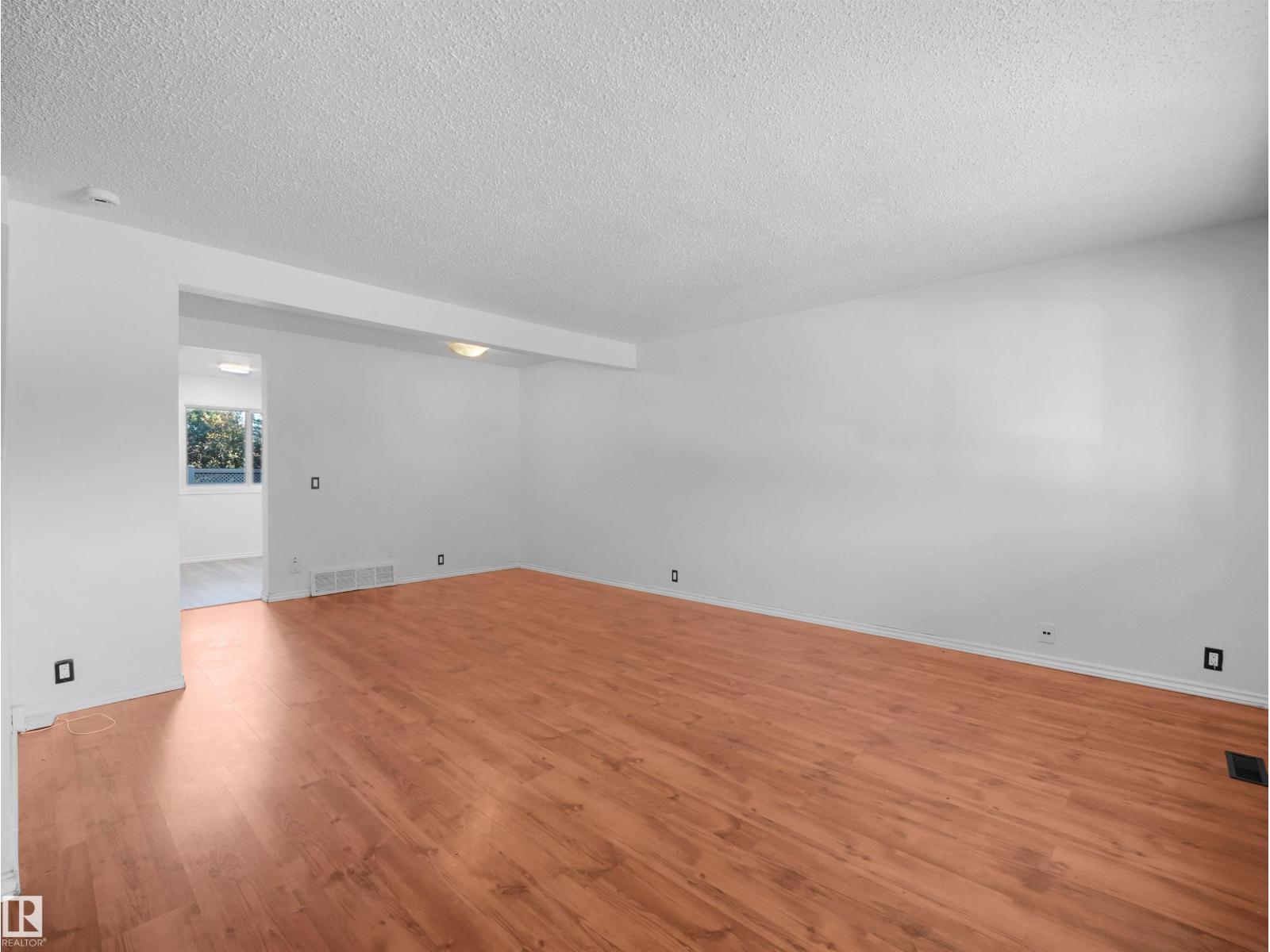 #22 13833 30 St NW, Edmonton, Alberta  T5Y 2B2 - Photo 3 - E4509513