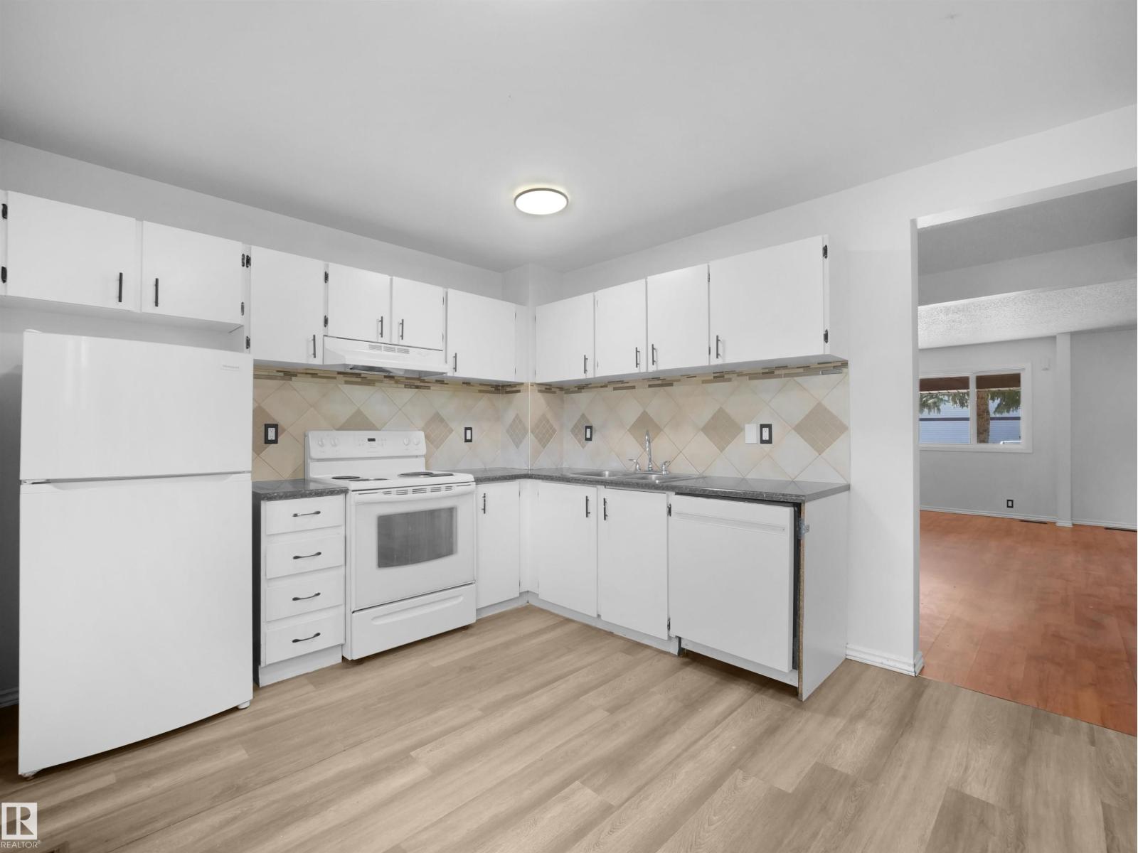#22 13833 30 St NW, Edmonton, Alberta  T5Y 2B2 - Photo 8 - E4509513